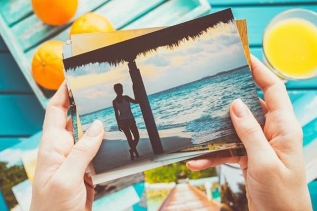 8 Best Hacks for Organizing Your Travel Photos, According to Experts